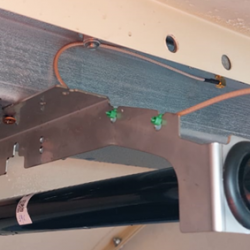 (Einbau eines Sensors in einem Depotcontainer für Glas mit Antenne)